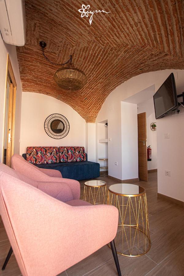Apartamentos Turisticos Abrilymarzo Касерес Екстер'єр фото