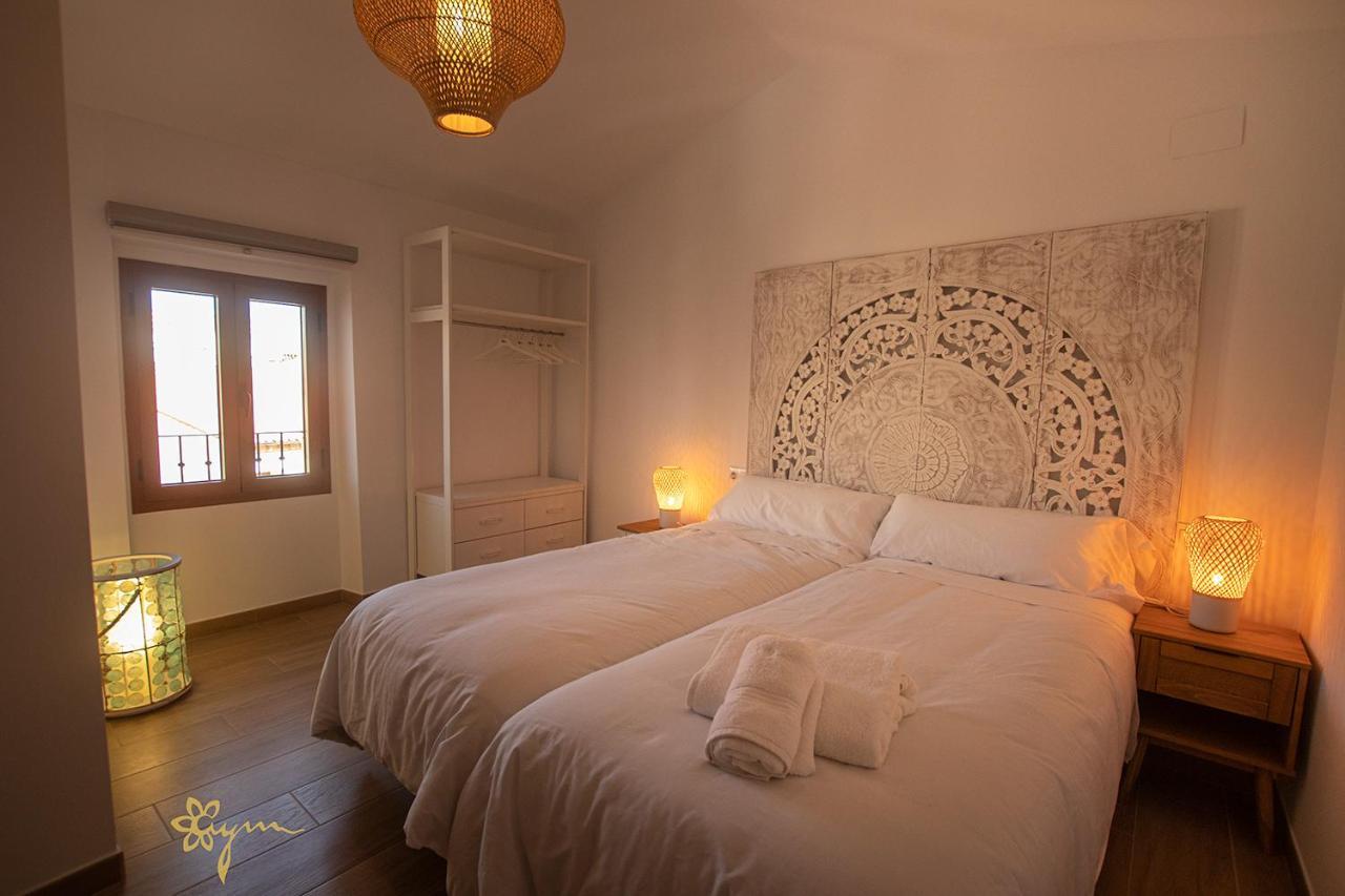 Apartamentos Turisticos Abrilymarzo Касерес Екстер'єр фото