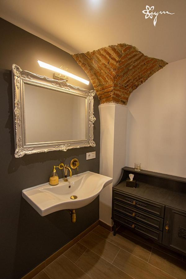 Apartamentos Turisticos Abrilymarzo Касерес Екстер'єр фото