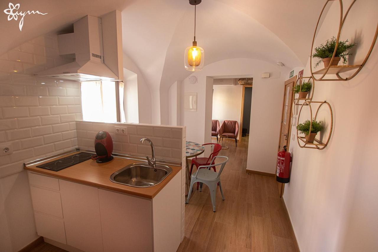 Apartamentos Turisticos Abrilymarzo Касерес Екстер'єр фото
